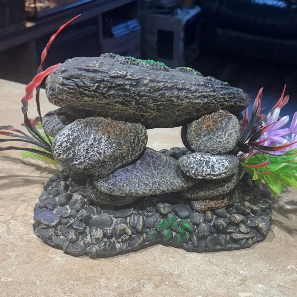Decorative Aquarium Rock with Plants